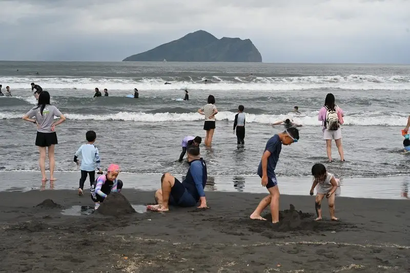 外澳罟浪祭熱浪收官~8組衝浪冠軍出爐煙火點亮外澳夜空