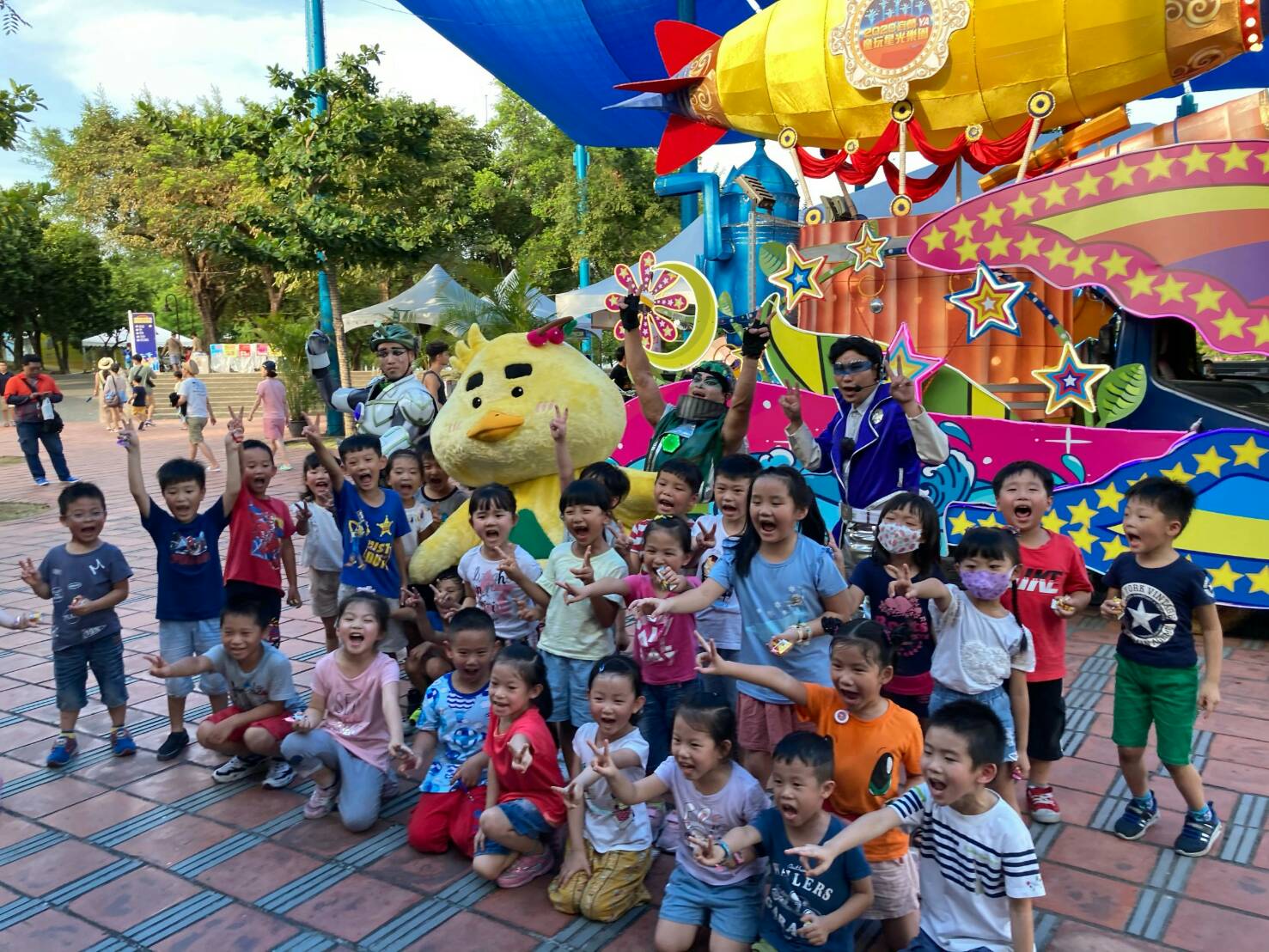 宜蘭特色吉祥物「宜比鴨」 現身童玩星光樂園成兒童最愛