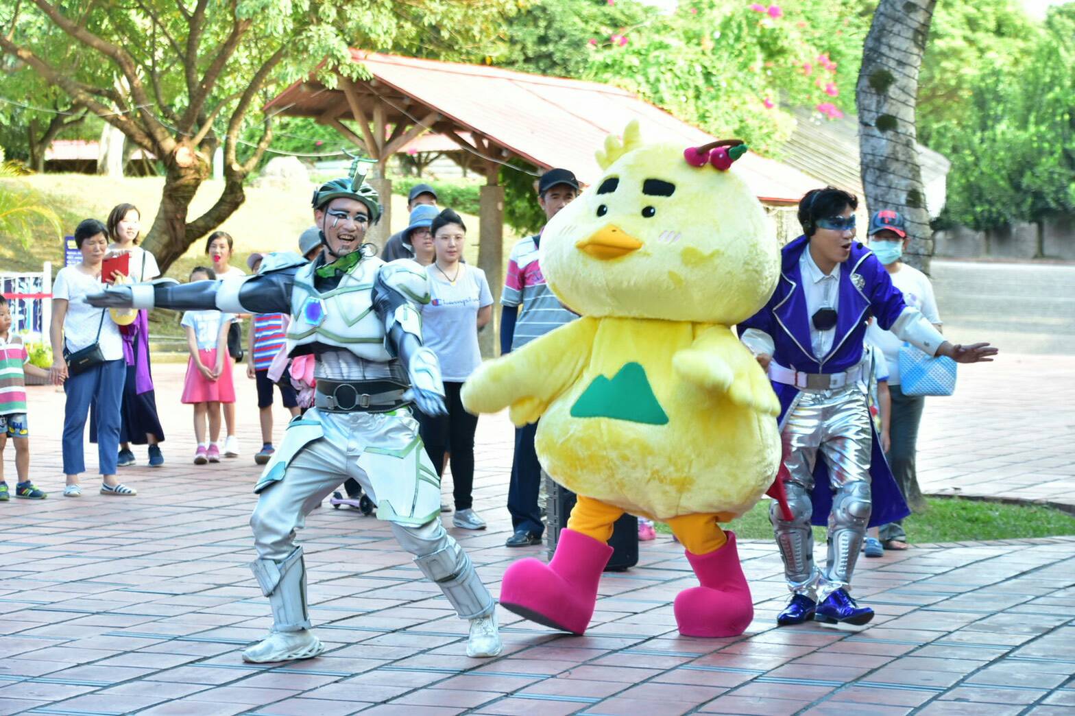 宜蘭特色吉祥物「宜比鴨」 現身童玩星光樂園成兒童最愛