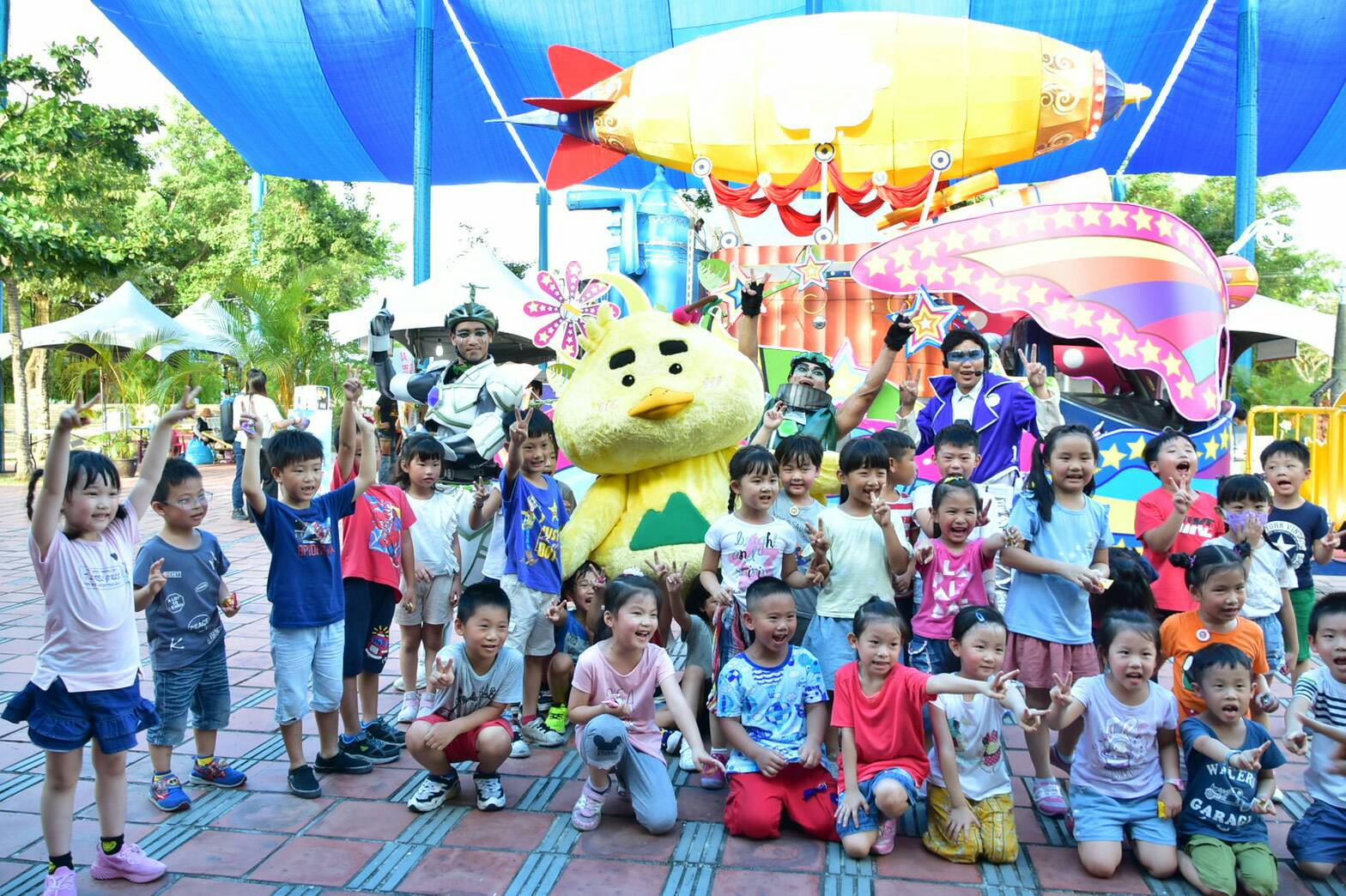 宜蘭特色吉祥物「宜比鴨」 現身童玩星光樂園成兒童最愛