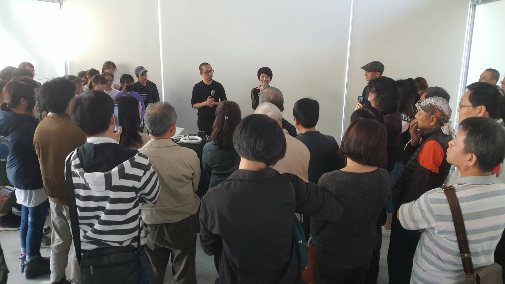 集聲光、視覺、聽覺及音樂雷射科技 藝術家姚仲涵在文化工場展出