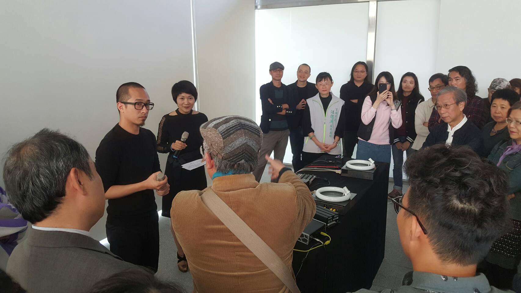 集聲光、視覺、聽覺及音樂雷射科技 藝術家姚仲涵在文化工場展出