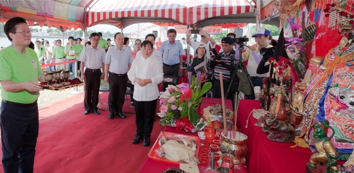 龍舟賽祈求人員平安、活動順利。