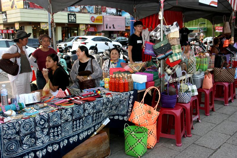 原住民市集相當熱鬧