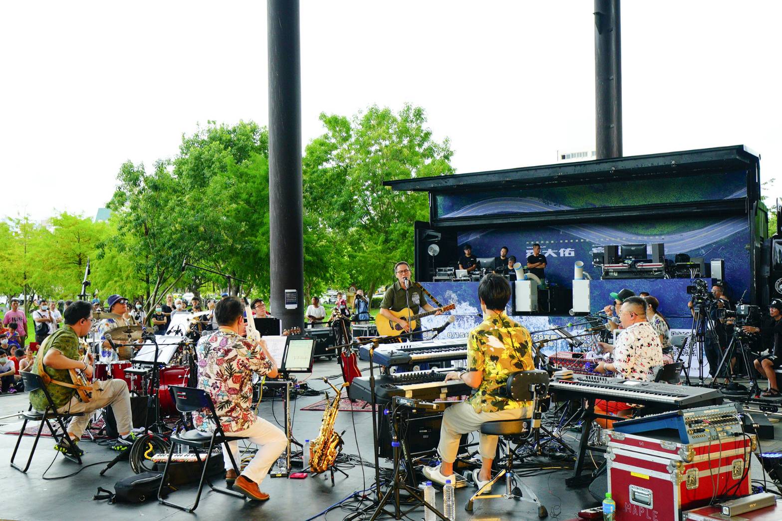 顛覆傳統 羅大佑宜花東鹿直播演唱會在宜蘭劃下感動句點