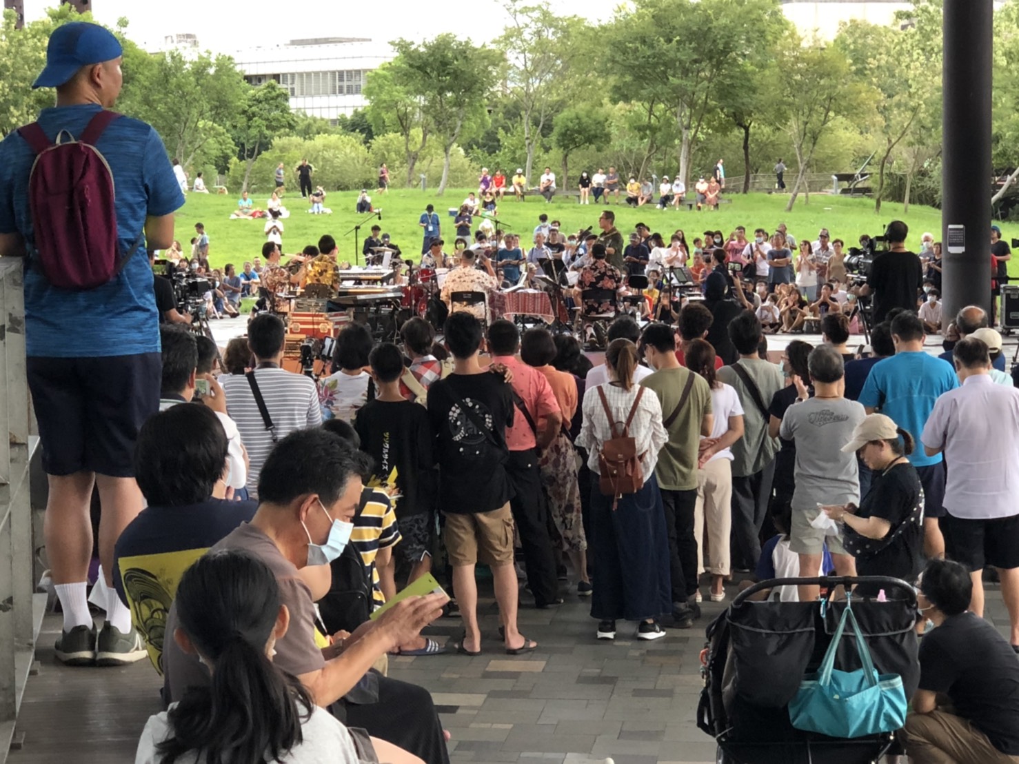 顛覆傳統 羅大佑宜花東鹿直播演唱會在宜蘭劃下感動句點