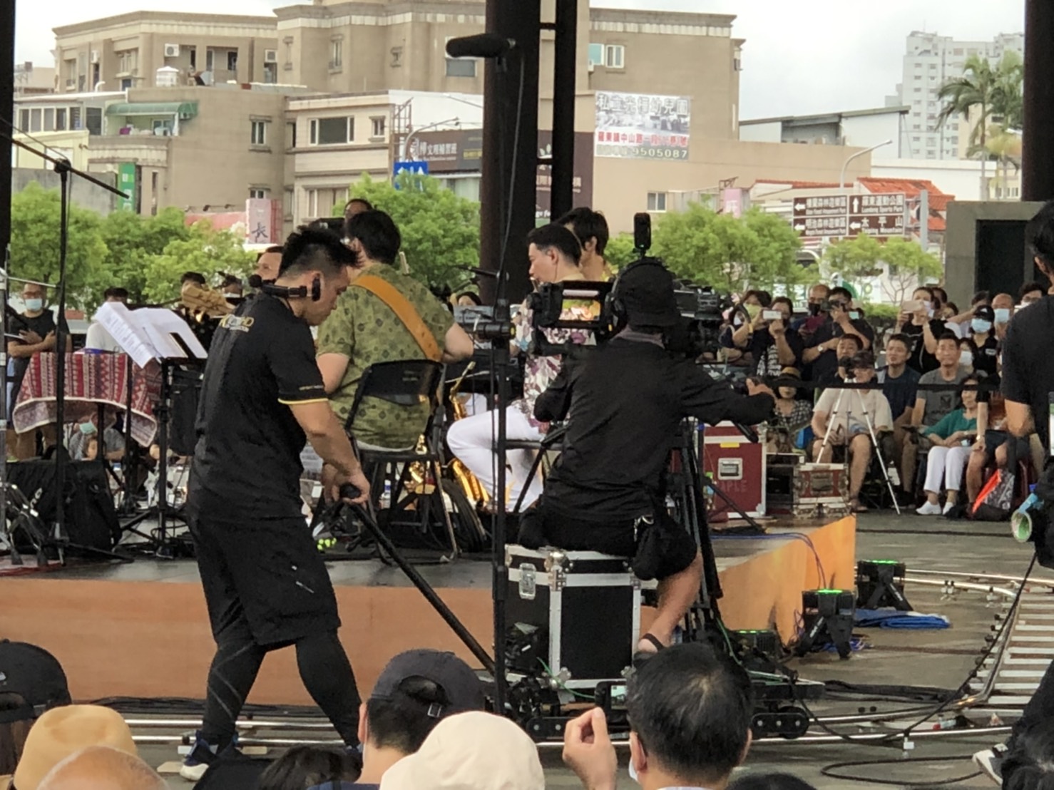 顛覆傳統 羅大佑宜花東鹿直播演唱會在宜蘭劃下感動句點