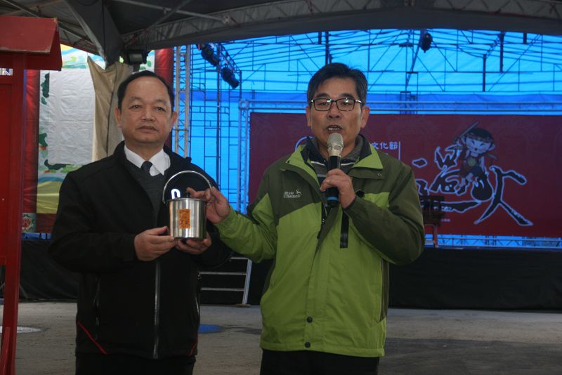 捐出2張發票可獲贈王公加持的白鐵容器