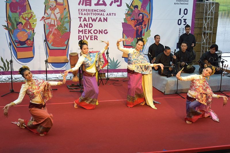 泰國舞蹈團演出指甲舞