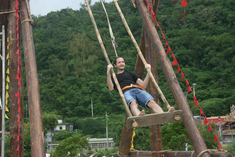 外籍學生盪鞦韆初體驗