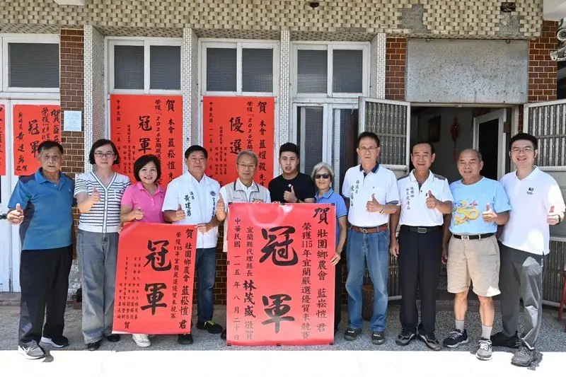 從16歲學種稻到宜蘭米王~24歲藍崧愷接棒傳承農藝