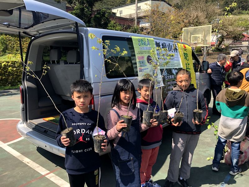 植樹護林觀念往下紮根