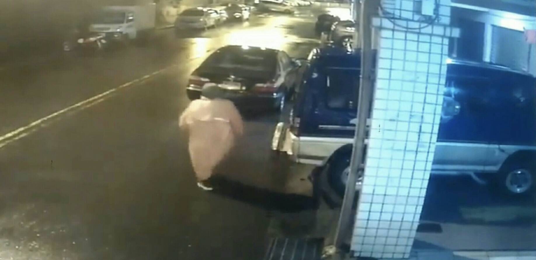 超商 萊爾富韓國自助泡麵機 煮泡麵機 四分鐘完成一碗辣炒年糕炒麵超方便 附限定門市資訊 小佳的幻想世界