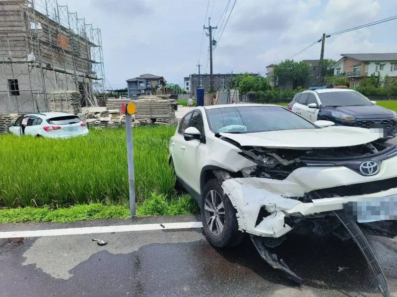 三星無號誌路口兩車碰撞事故現場