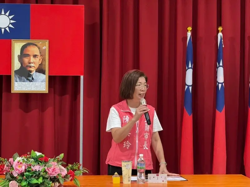 宜蘭市中秋勞軍送暖~陳美玲率隊赴金六結致贈20萬元慰勞金