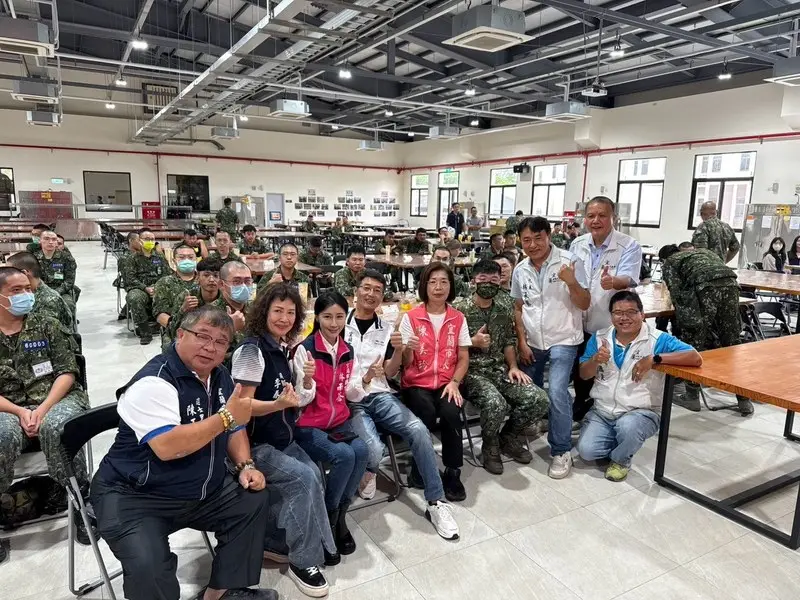 宜蘭市中秋勞軍送暖~陳美玲率隊赴金六結致贈20萬元慰勞金