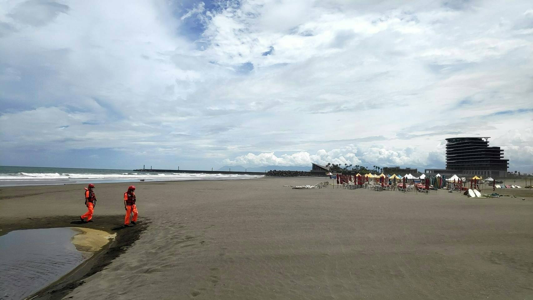 颱風哈格比災變中心開設 管制岸際觀浪及海上活動