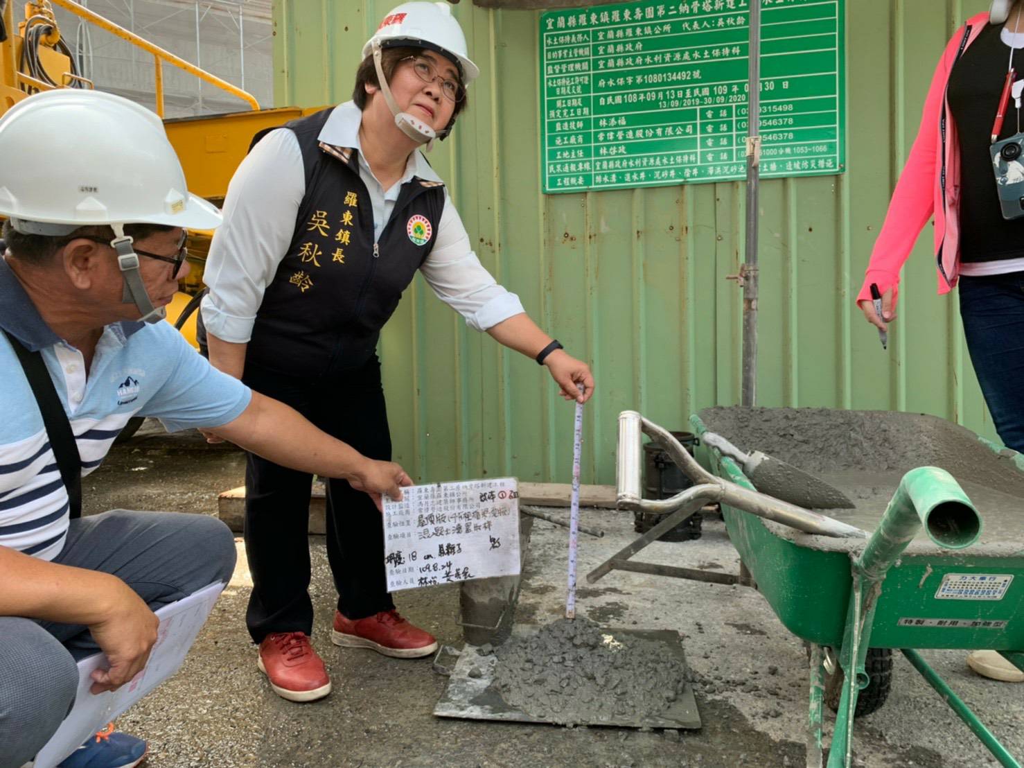 羅東壽園第二座納骨塔預計明年竣工 吳秋齡鎮長緊盯工程品質