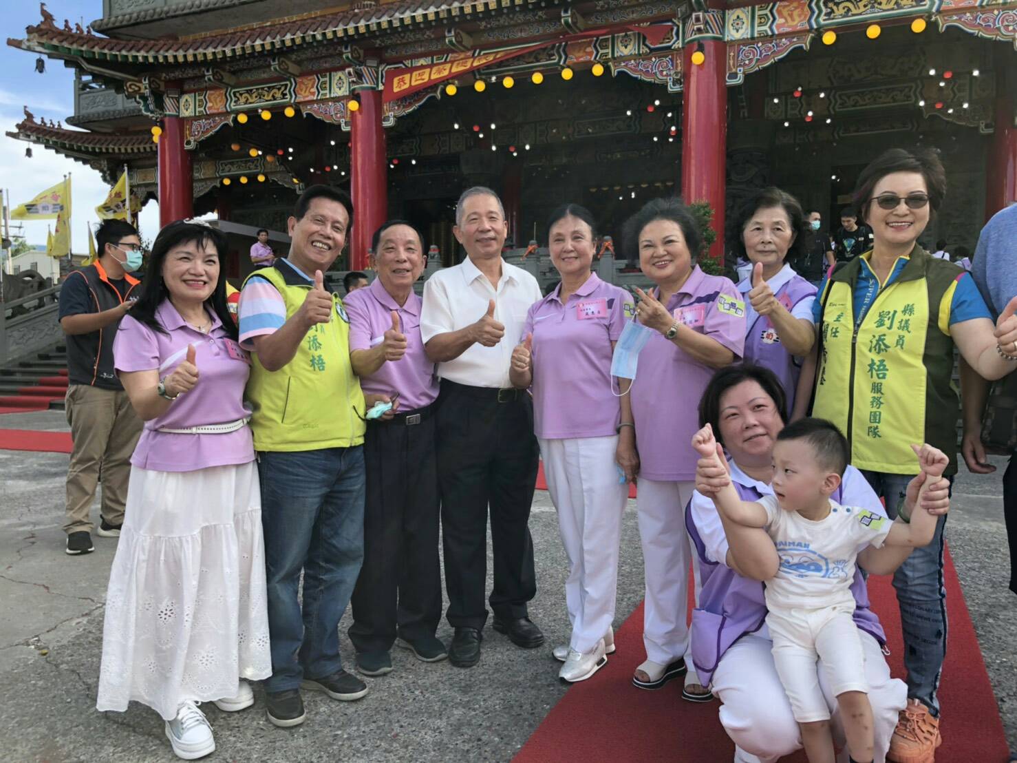 小英總統宜蘭行 親視爐源寺「惠澤廣溥」. 四結福德廟受䁬「藏頭文」