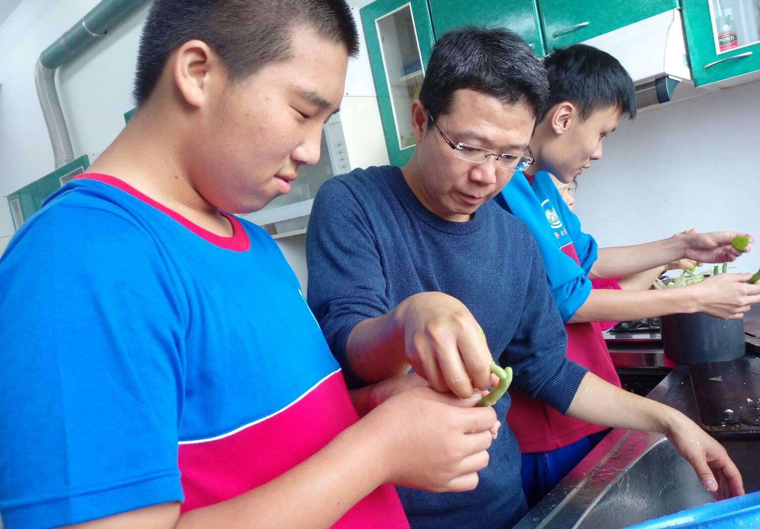 特殊教育報導/系列四~宜蘭特教生結合社區居民辦桌 全國所創