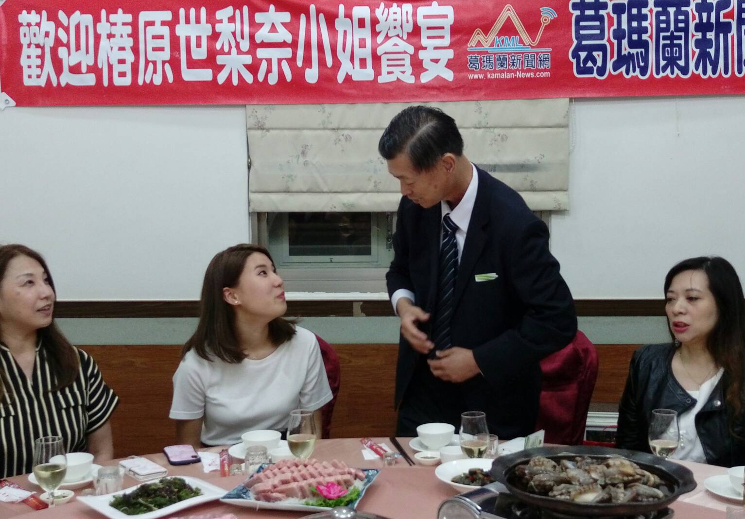 漂海相機失主椿原世梨奈夜抵蘇澳 國際媒體明星式瘋狂追逐