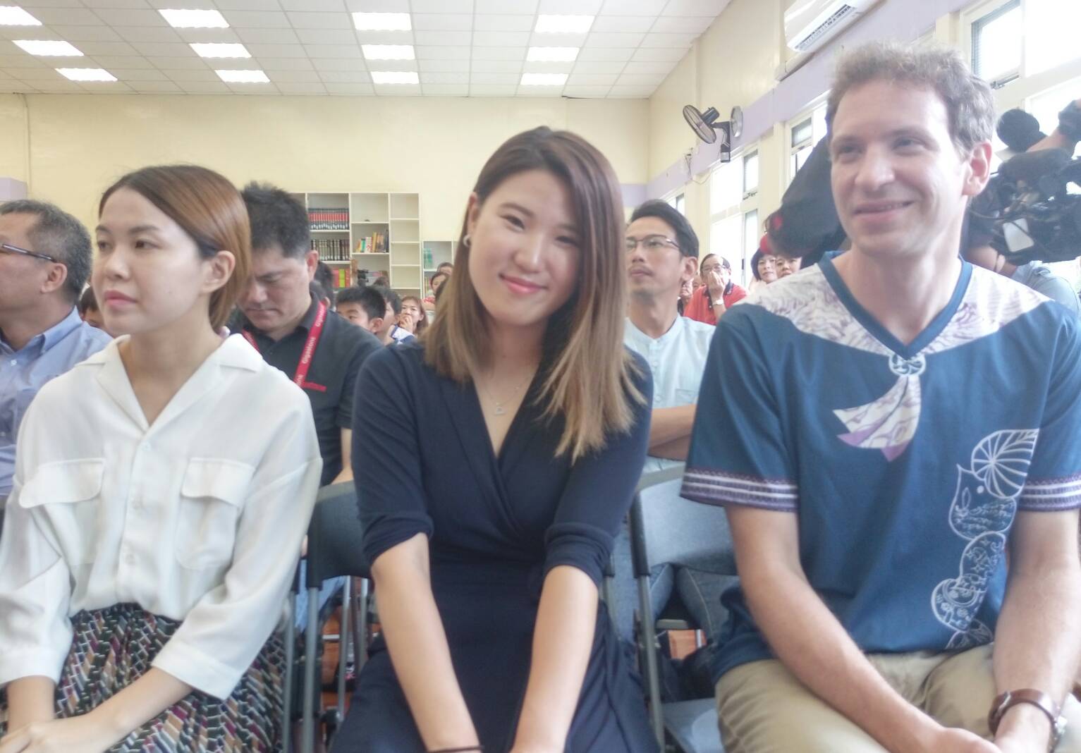 岳明國小畢業大亮點 來自海洋彼端的驚喜 