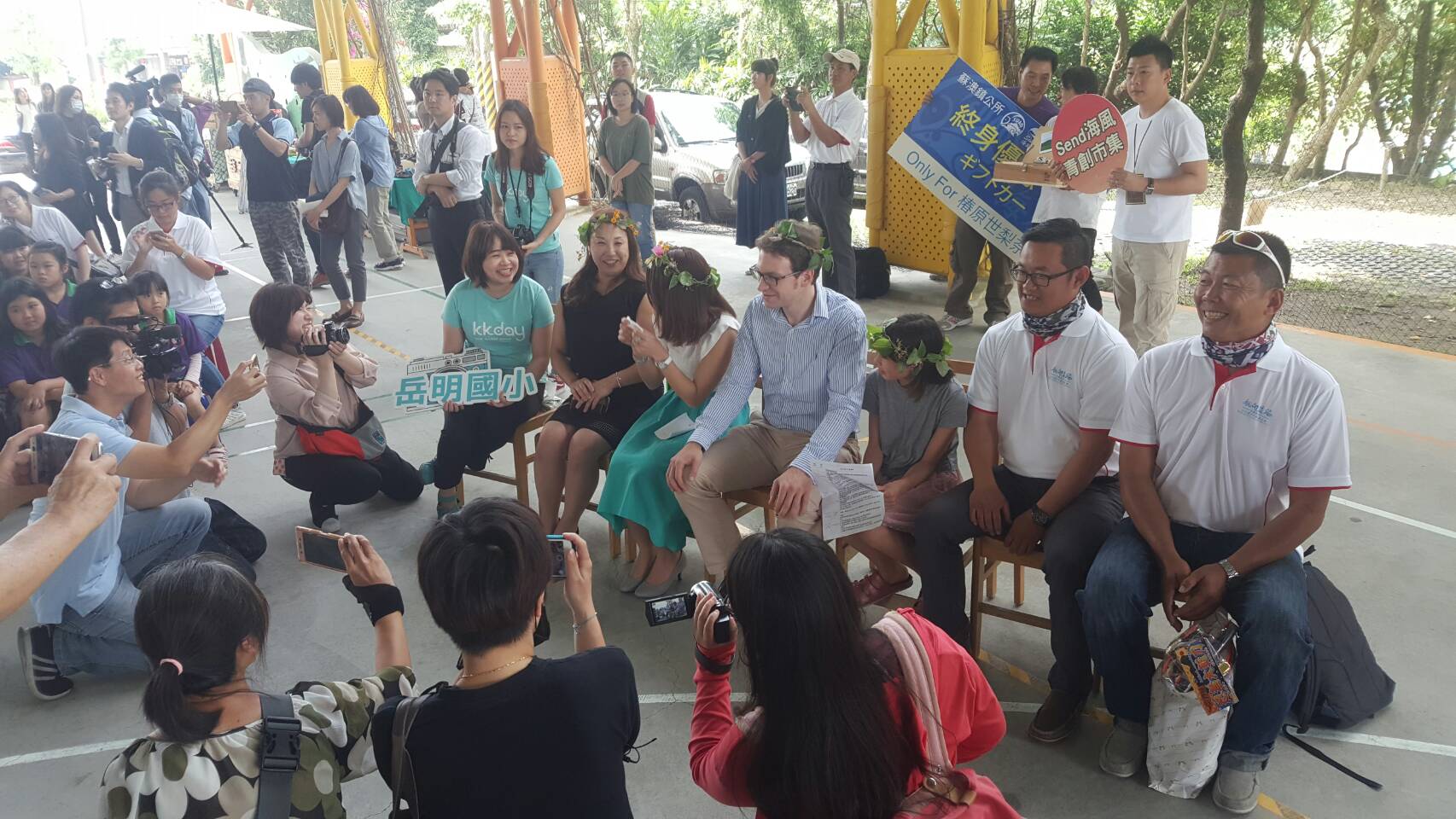 漂海相機主人椿原小姐哭了 漂流近千日終物歸原主