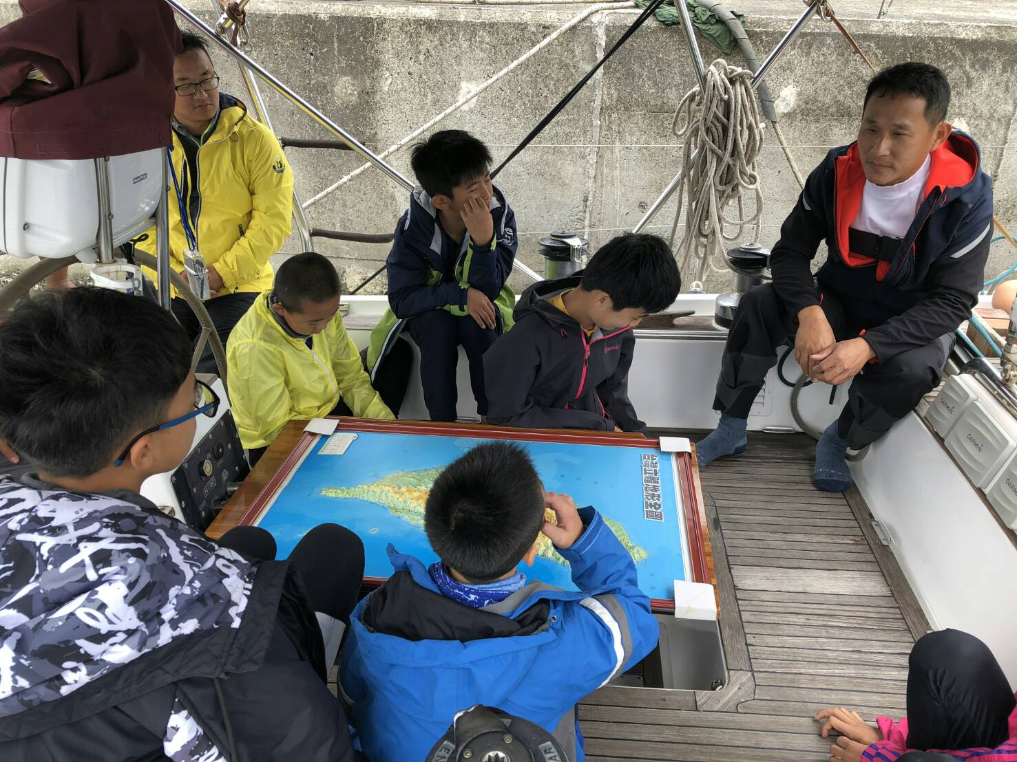 岳明6學童駕光腳號帆船 5/1啟動航向藍海守護海洋壯舉