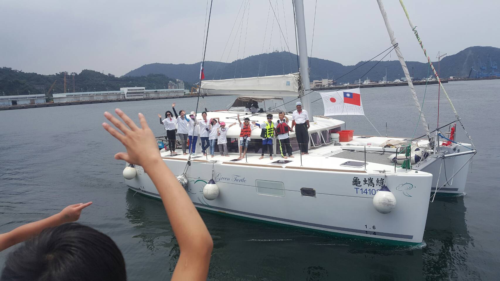 岳明海洋之子光腳號首航 橫渡黑潮勇闖石垣島