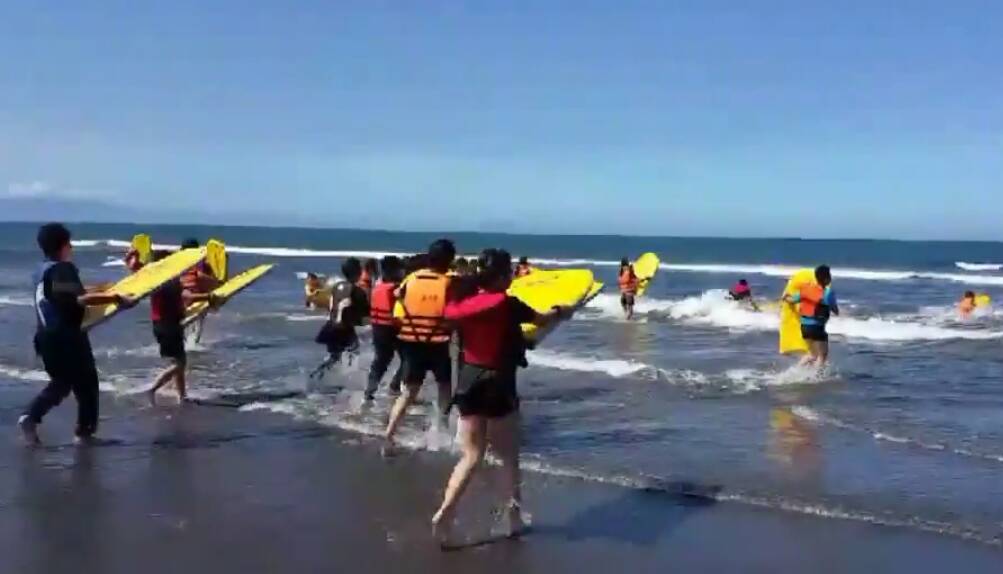 板橋國小書香傳愛 蘭陽溯溪叭浪嗨翻天