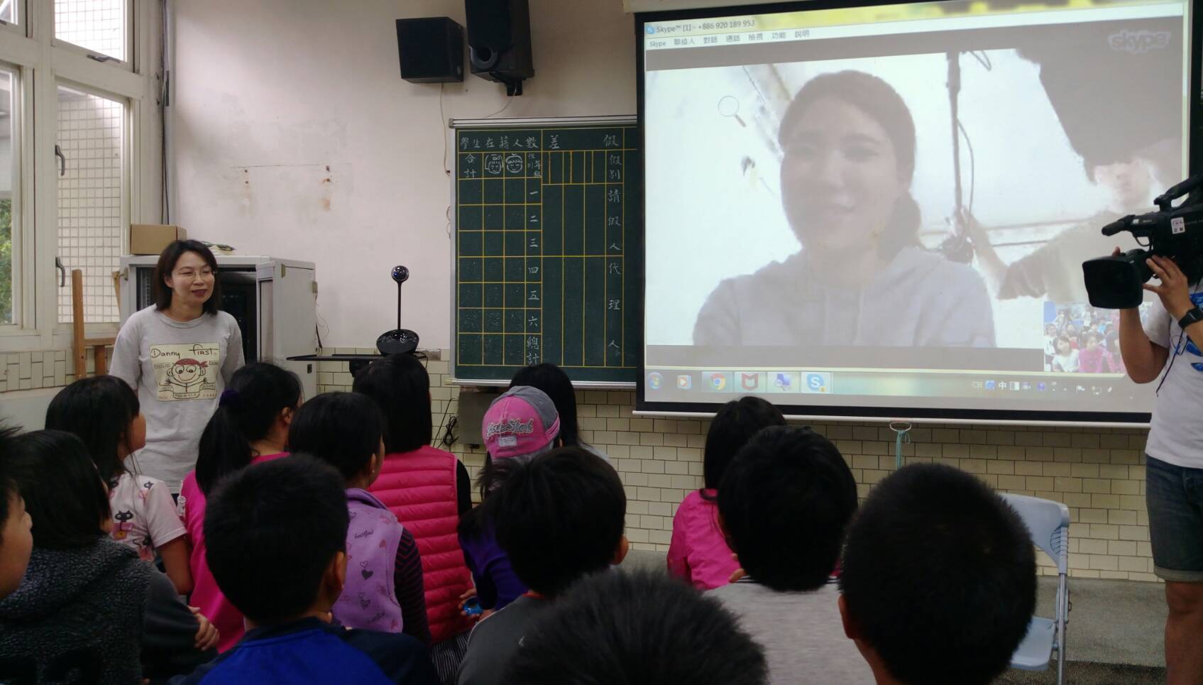 漂海相機牽起臺日情誼 日本富士電視至岳明國小直播