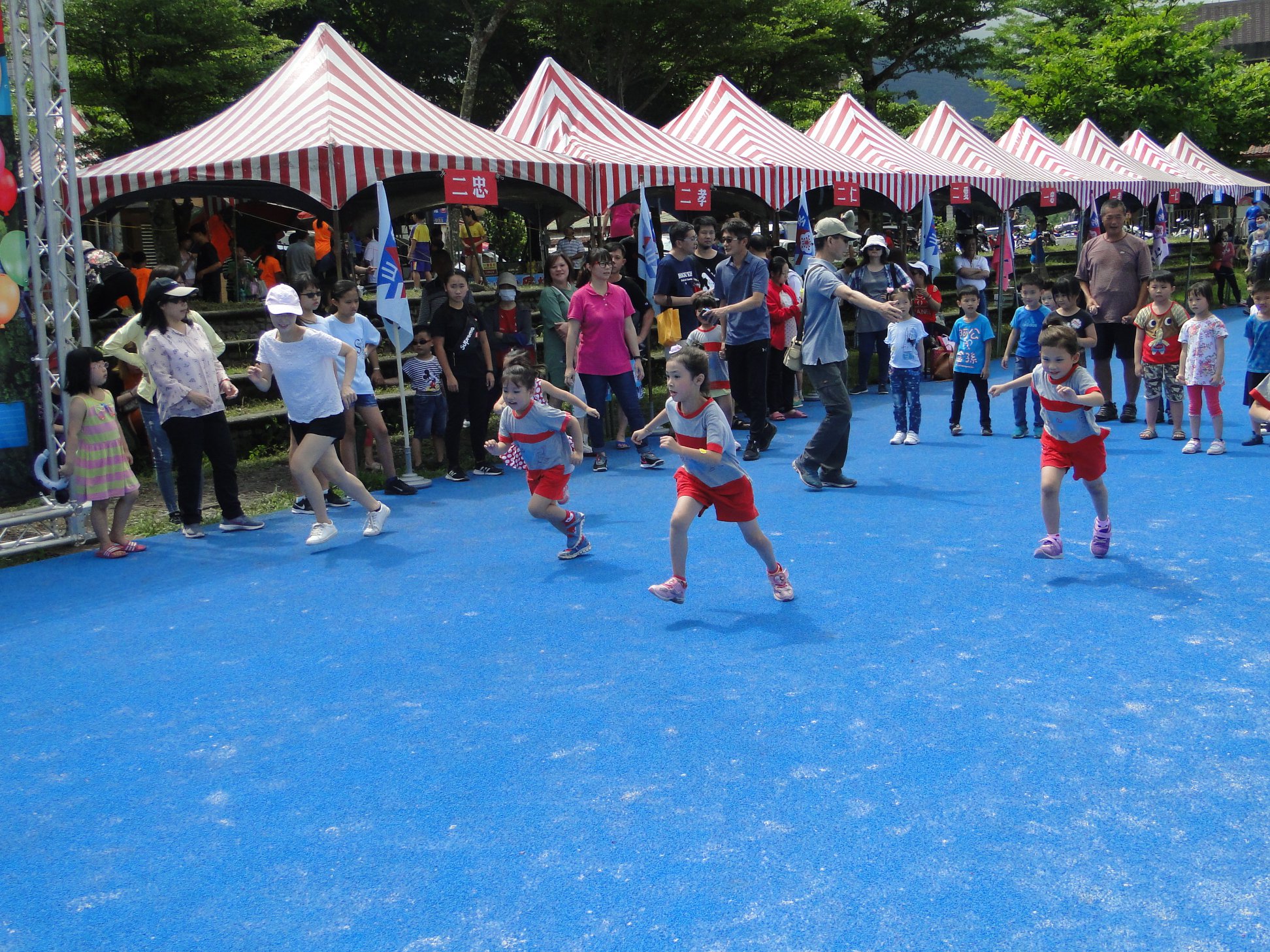 宜縣冬山國小106周年校慶 施設跑道展新貌 