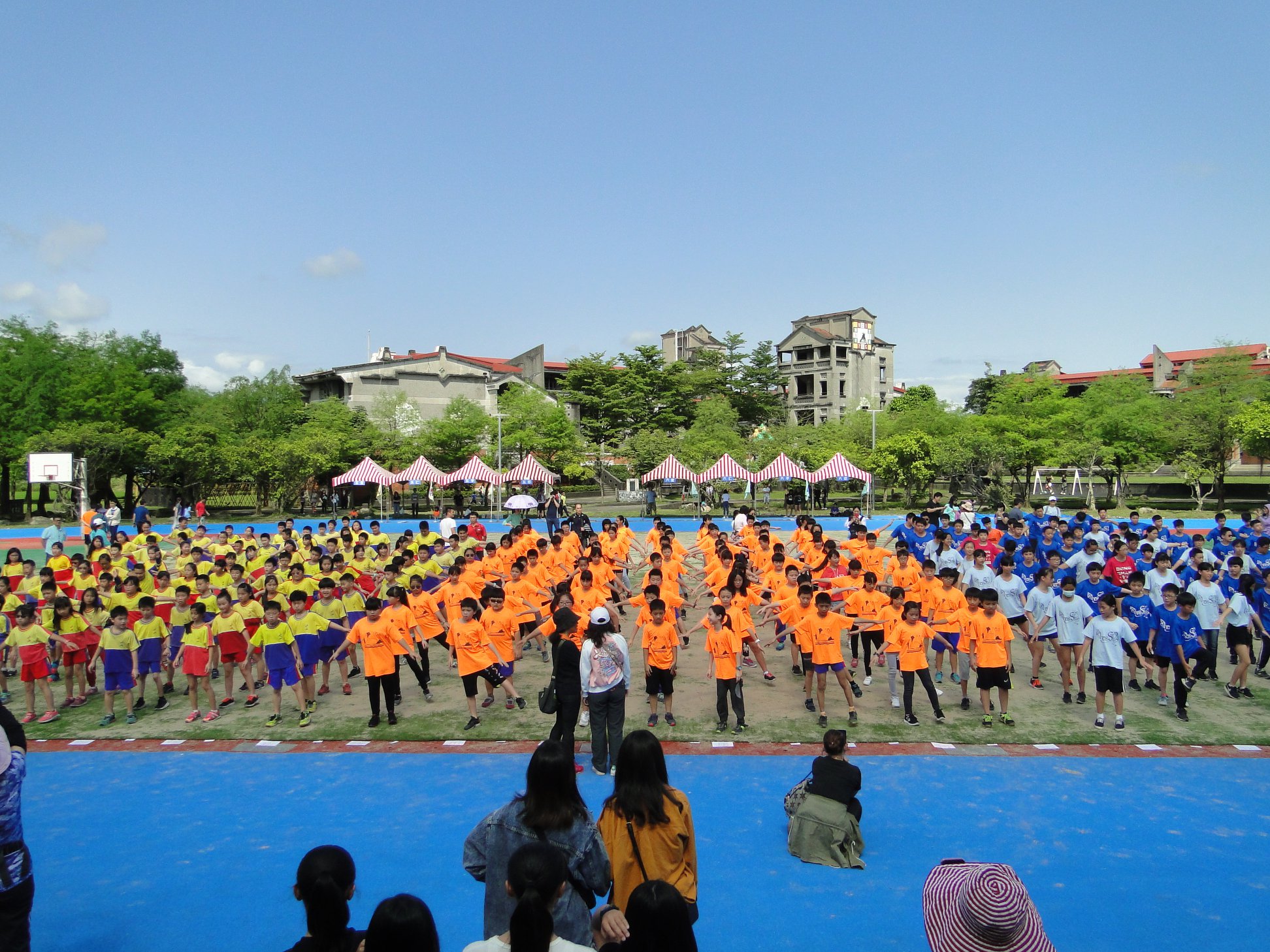 宜縣冬山國小106周年校慶 施設跑道展新貌