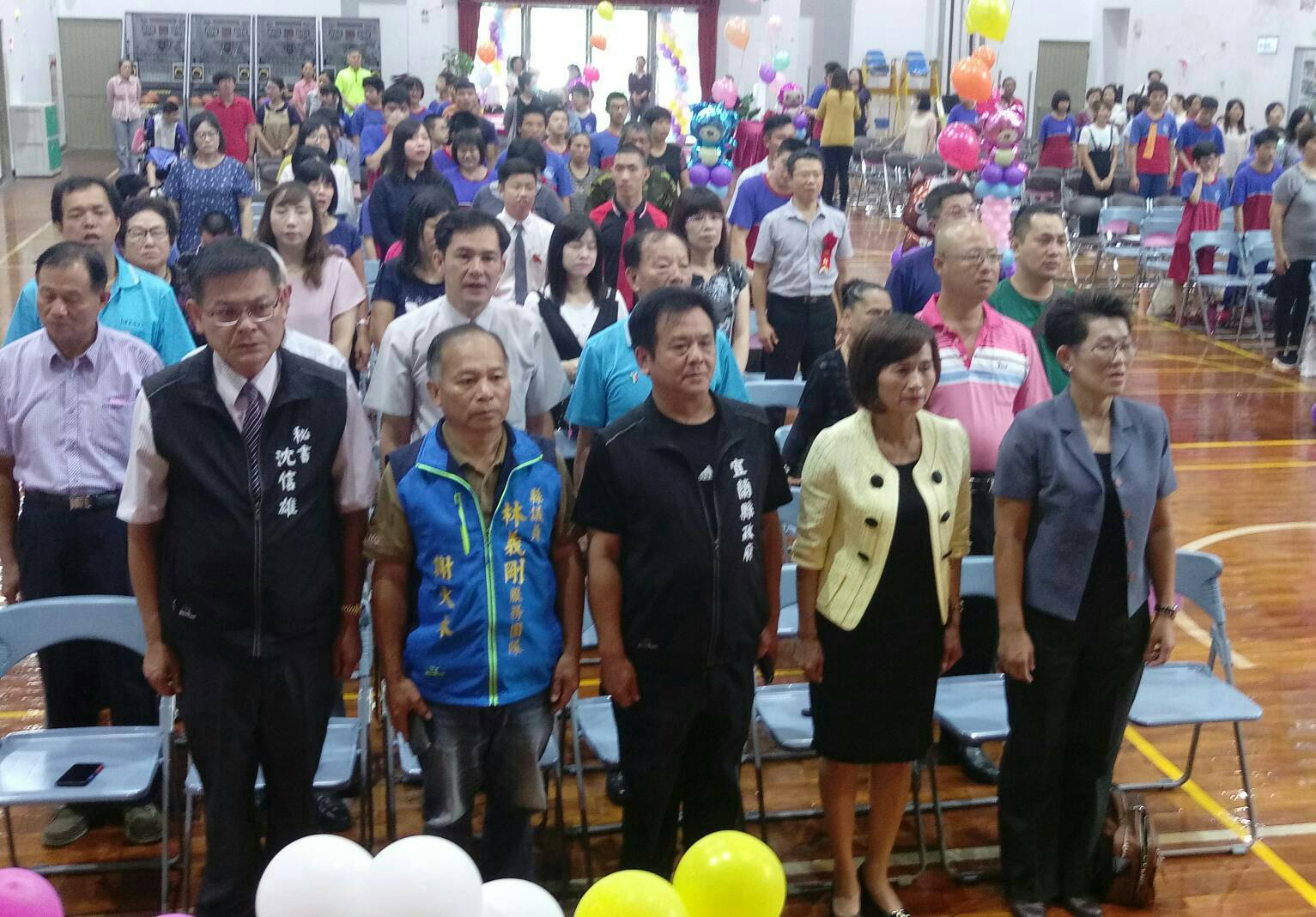  薪火相傳 迎向幸福 不一樣的畢業典禮