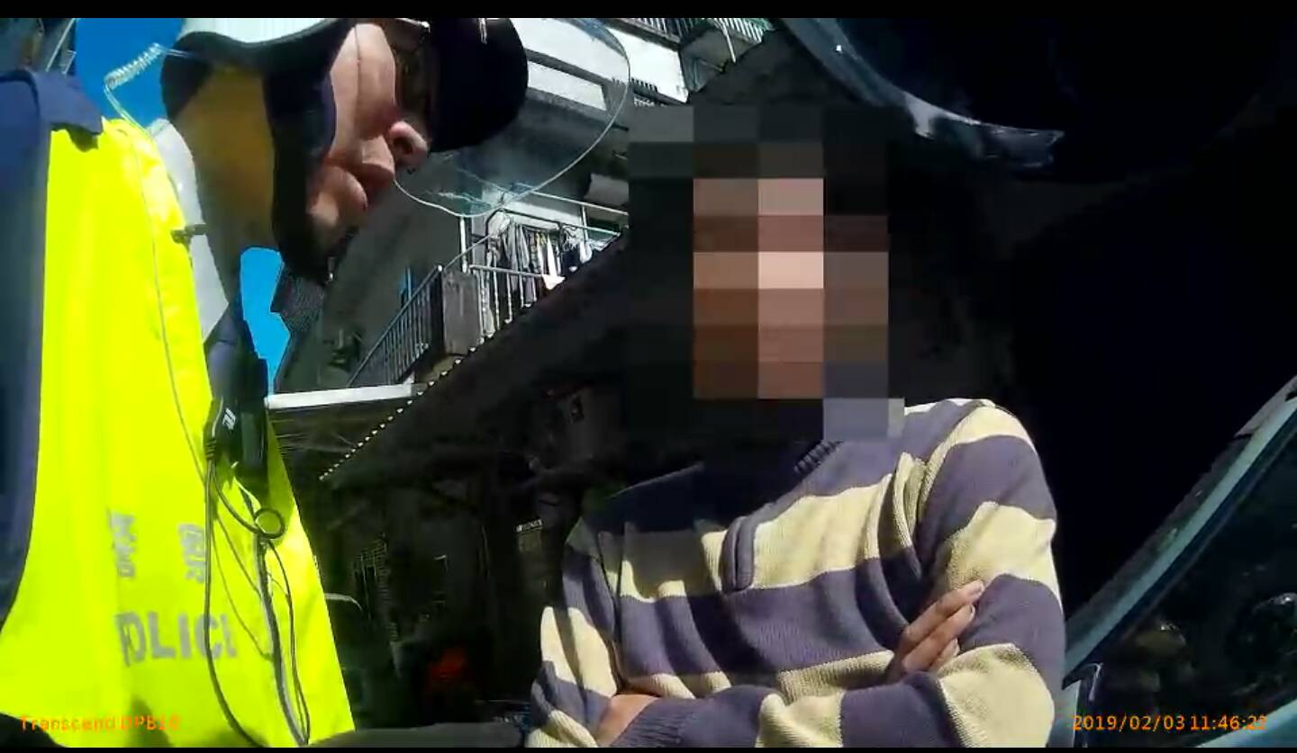 哪也按呢? 罵警察「有牌流氓」法院判無罪?