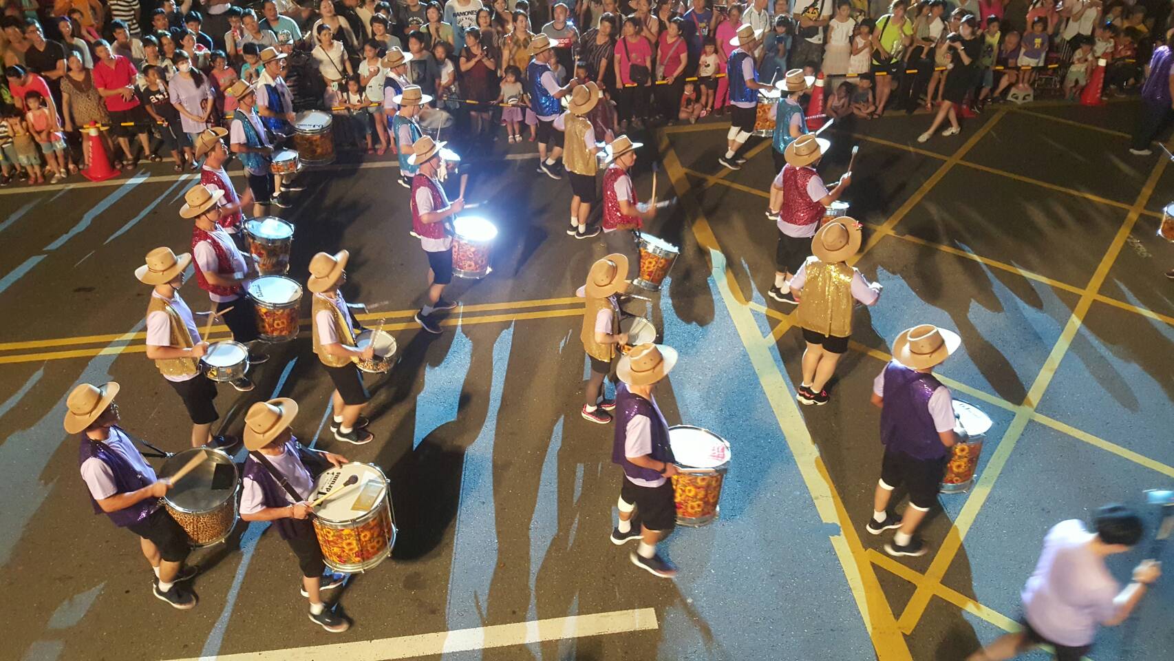 踩街活動進入最高潮 藝穗節今晚將閉幕