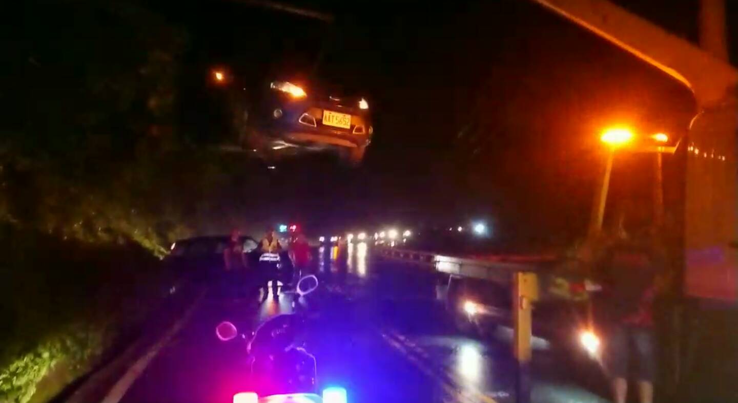 颱風夜蘇花公路傳車禍 警方迅速處理恢復雙向通車