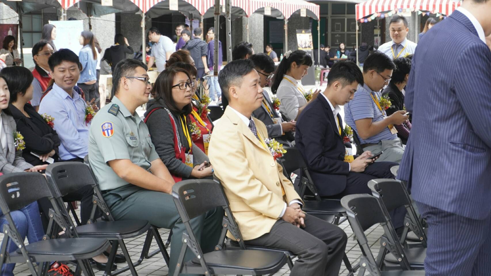 佛大徵才博覽會 房仲業搶人引注目