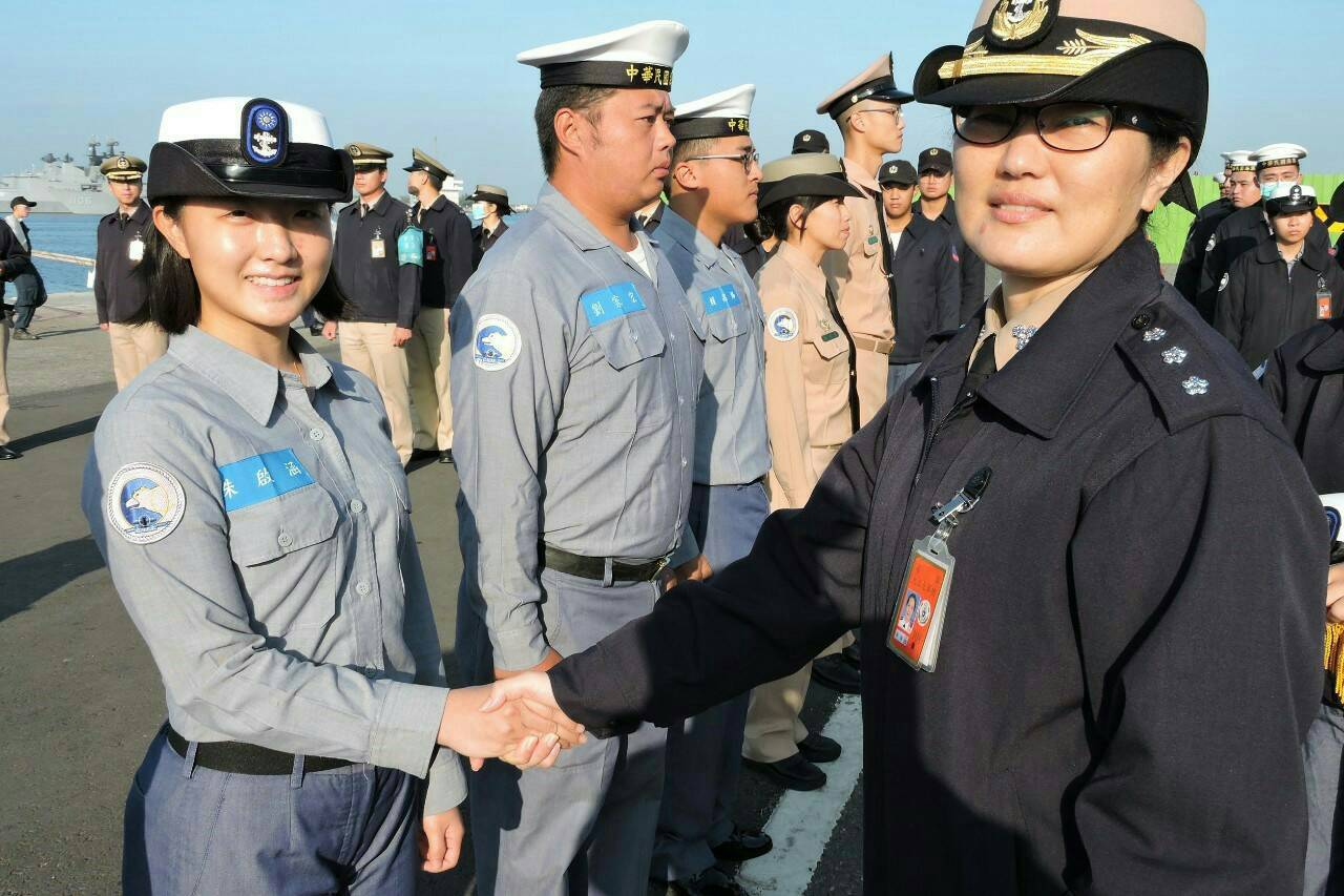 象徵榮譽的軍階晉升 海軍168艦隊辦士官兵授階典禮