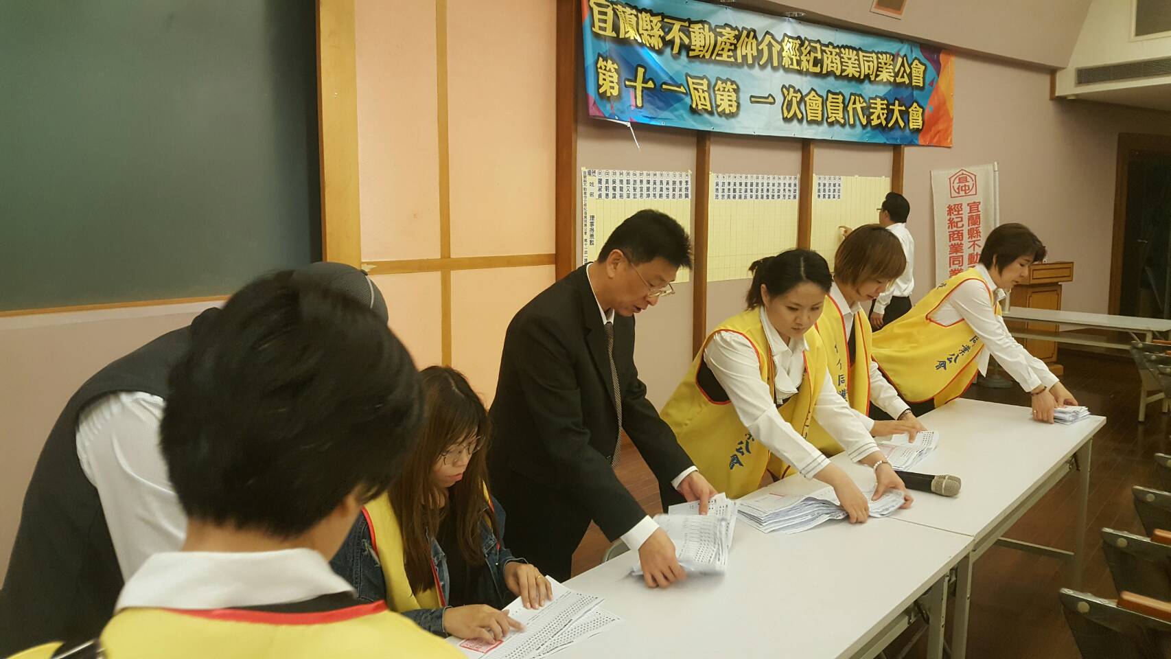 宜縣房仲公會選情激烈 陳振坤榮膺理事長