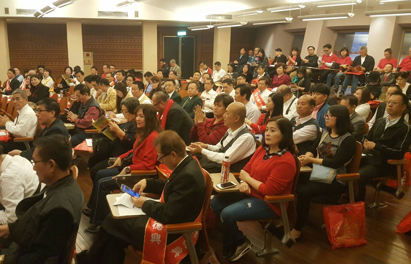 宜縣房仲公會選情激烈 陳振坤榮膺理事長