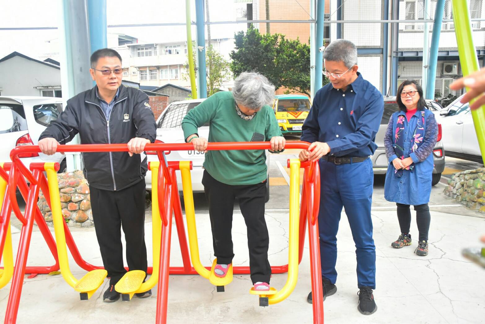	三星鄉長李志鏞推動在地老化福利 各社區廣設健步器