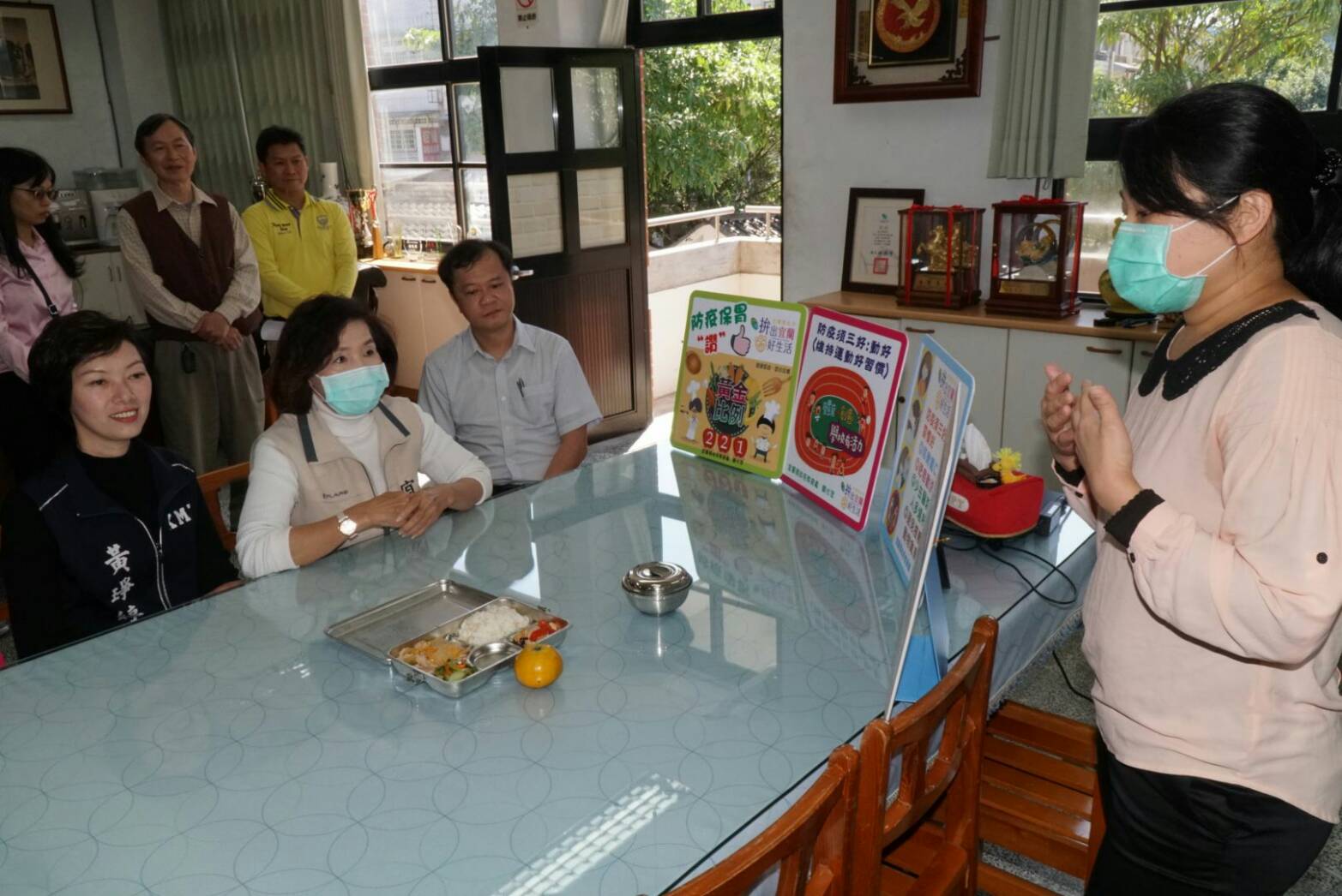 友善校園防疫週 林姿妙首站抵國華國中巡視校園整備工作