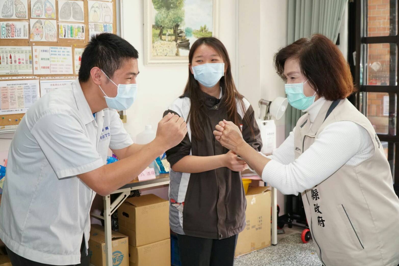 友善校園防疫週 林姿妙首站抵國華國中巡視校園整備工作