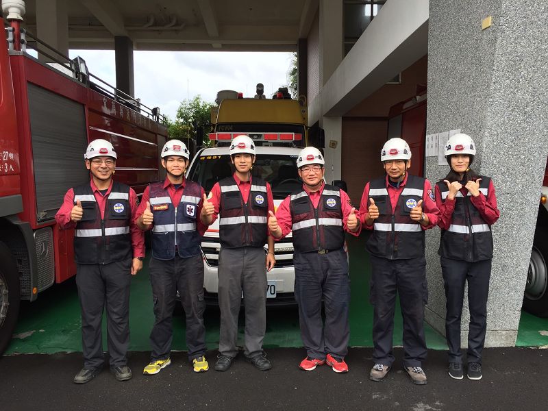 安全救護頭盔輕盈不會影響救援工作深受好評。