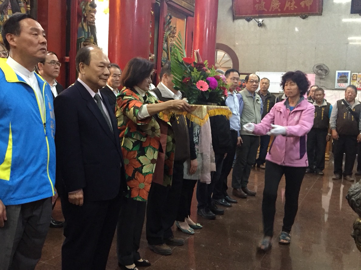 農初九天公廟最夯 林姿妙縣長廟宇發紅包