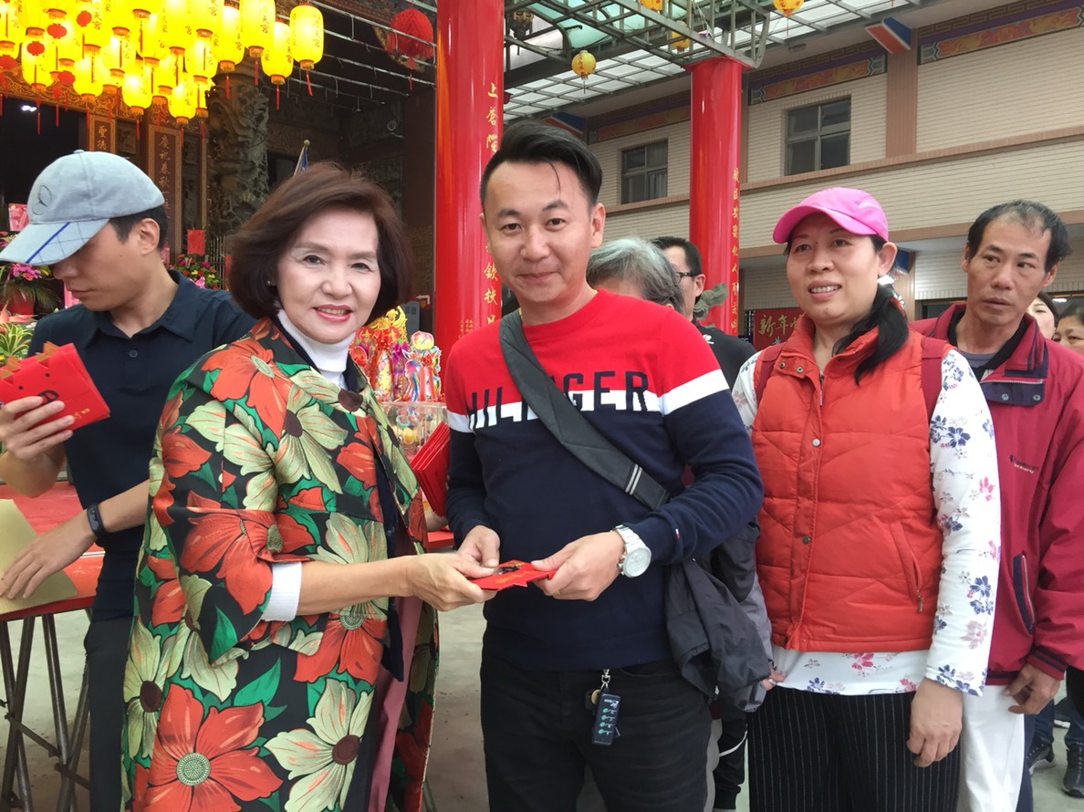 農初九天公廟最夯 林姿妙縣長廟宇發紅包