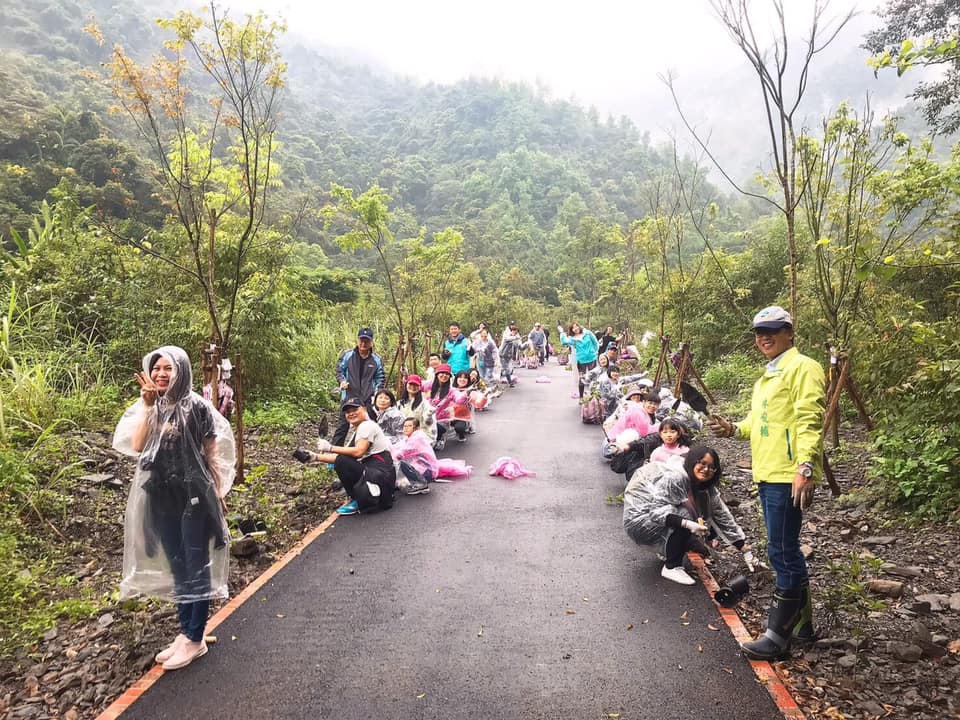 中山瀑布即將重新開園 林管處及冬山鄉公所又種花千棵