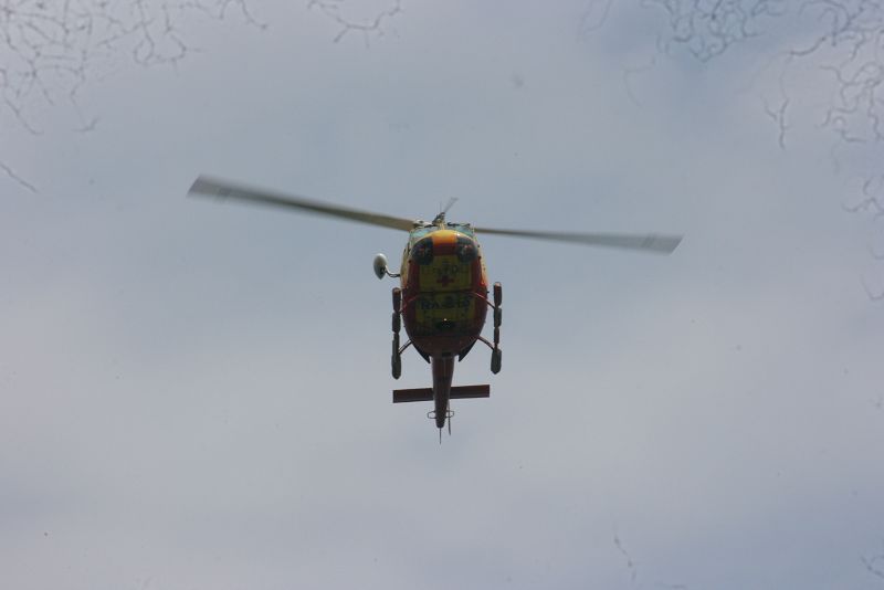 港安演出出動空中直升機