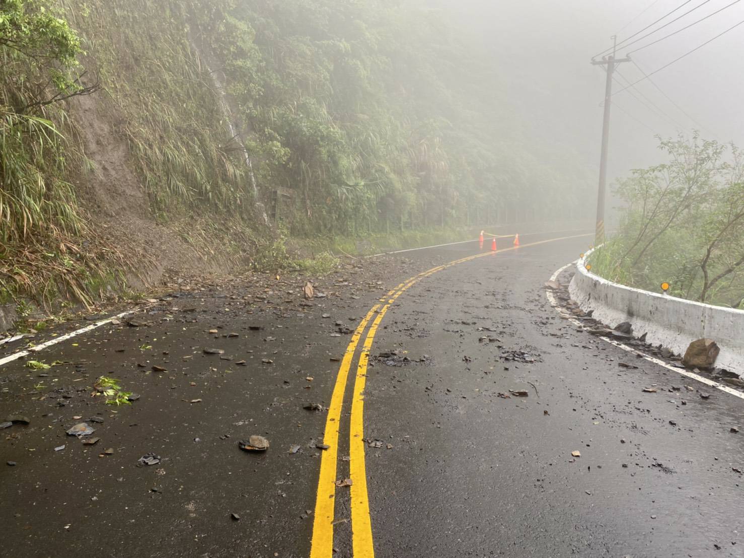 三星警方及時排除道路障礙